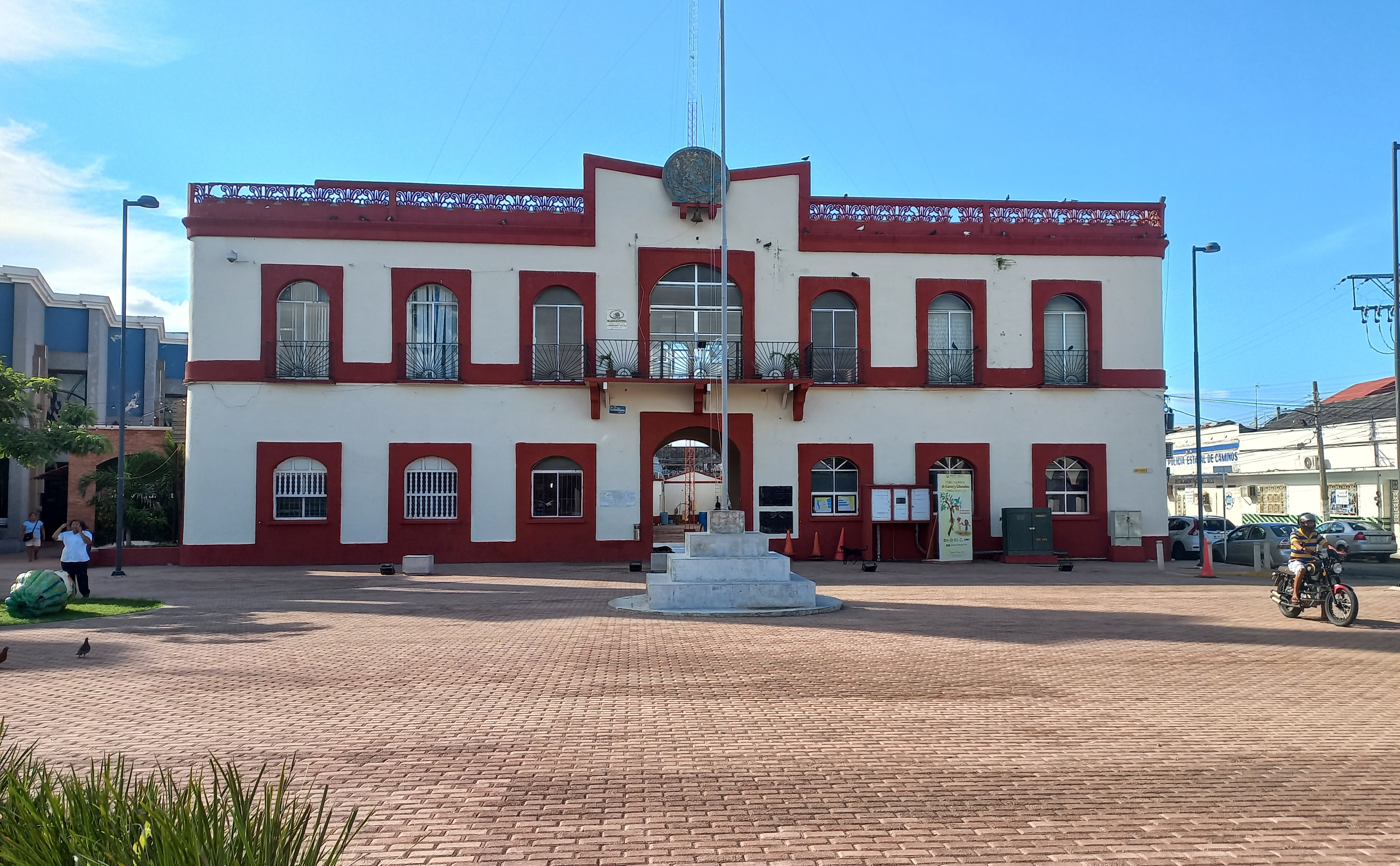 Refuerzan seguridad en Comalcalco: Instalarán 10 puntos de revisión.