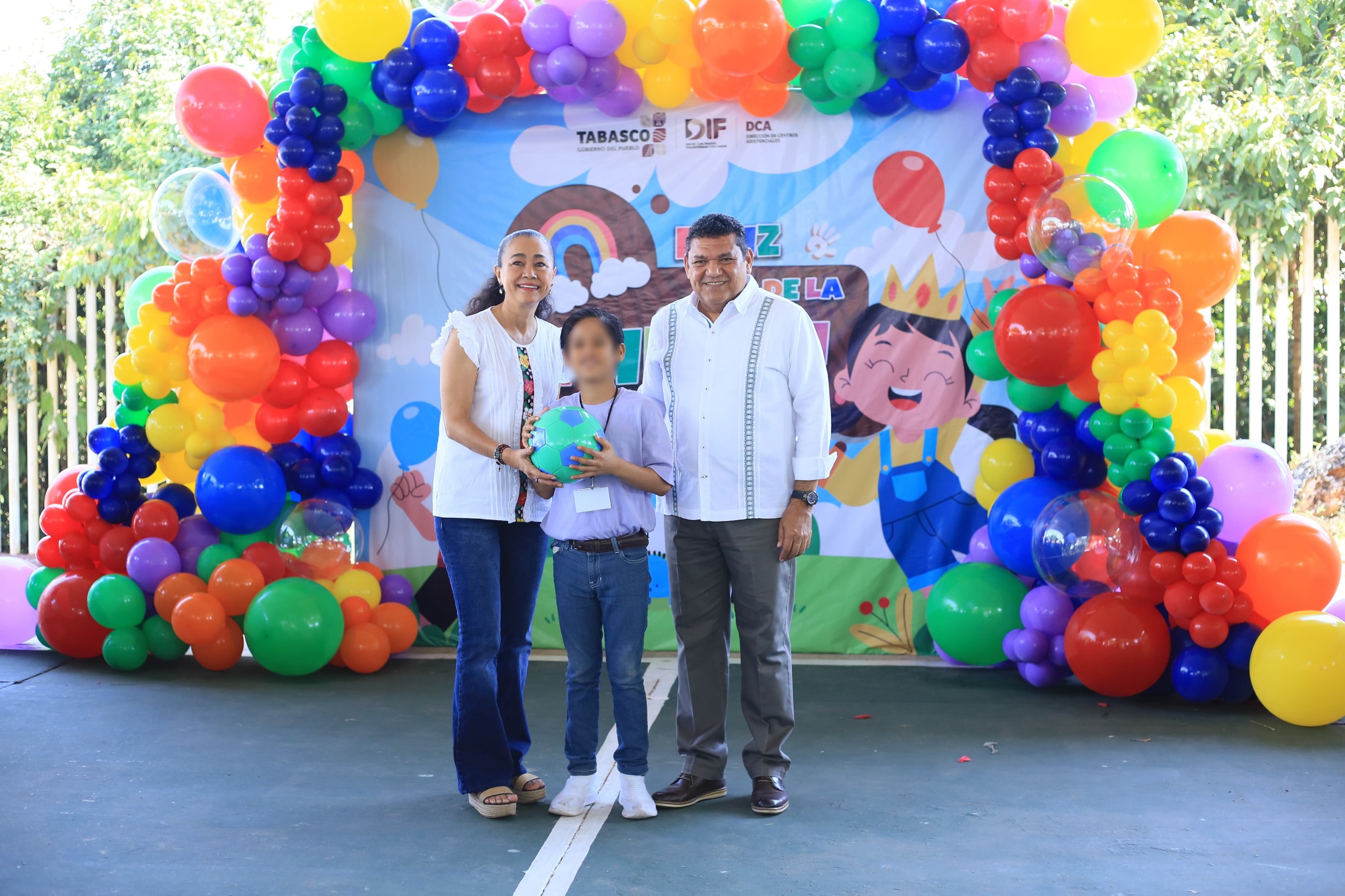 Refrenda Javier May compromiso con bienestar de la niñez; celebra Día de la Niña y el Niño con usuarios de centros asistenciales a cargo del DIF Tabasco