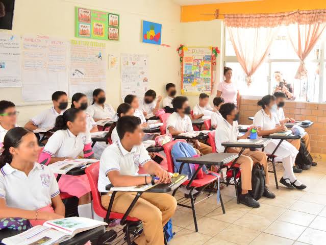 Adelantan horario escolar en Tabasco por ola de calor