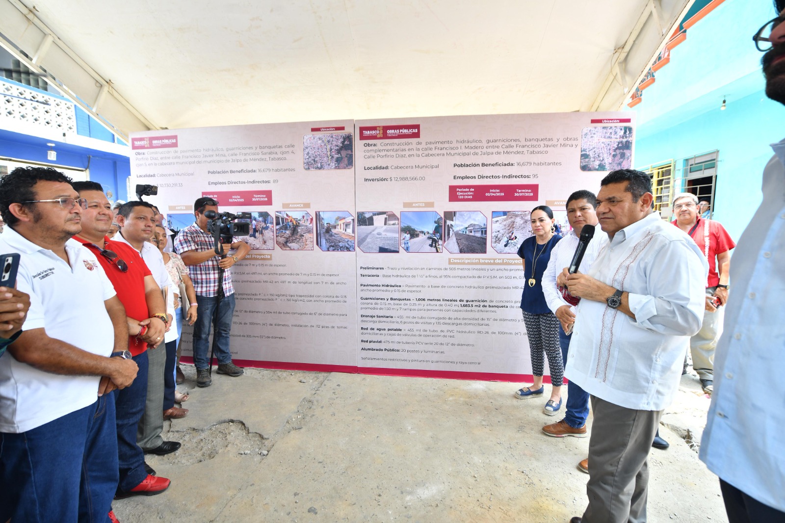 Gobernador supervisa construcción de calles con pavimento hidráulico en Jalpa de Méndez