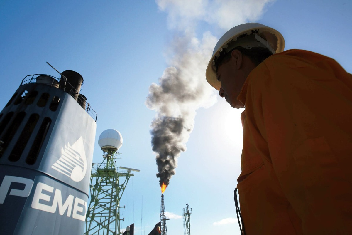 Más de 5000 empleos perdidos por adeudos de Pemex a empresas; llevan 13 meses esperando, denuncia Cancintra