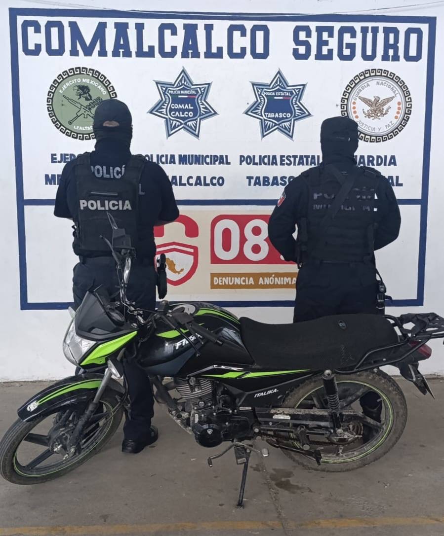 Asegura Policía de Comalcalco moto abandonada en la vía corta a Cunduacán 