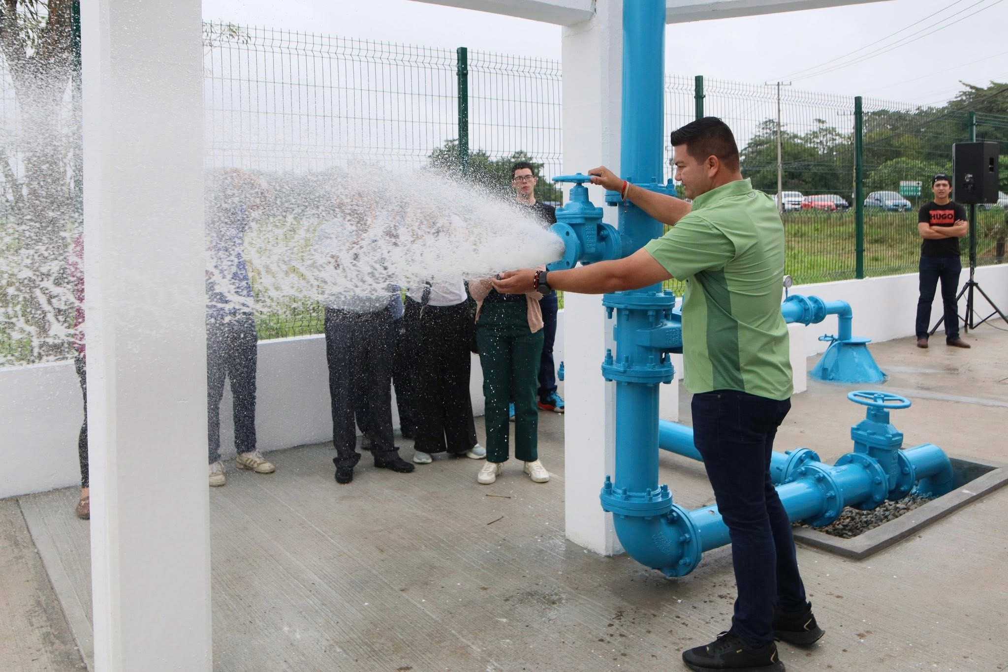 Garantizar el acceso al agua es una responsabilidad que asumimos con seriedad: Ovidio Peralta