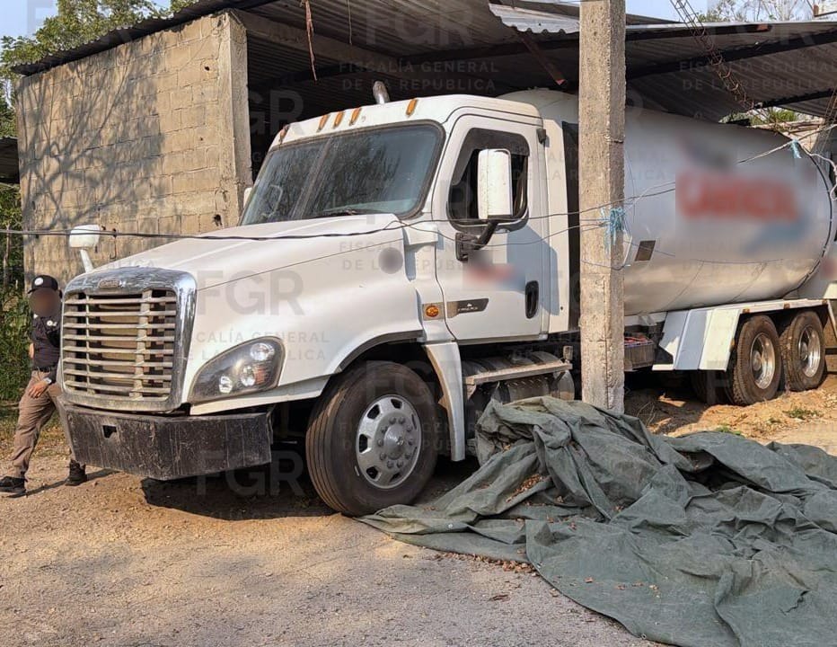 FGR ASEGURA PIPA CON APROXIMADAMENTE 19 MIL LITROS DE GAS L.P. EN CÁRDENAS, TABASCO