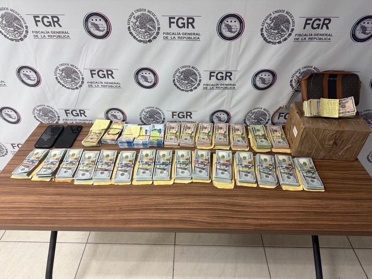 FGR detiene a dos personas con más de 3 millones de pesos en efectivo en Centla