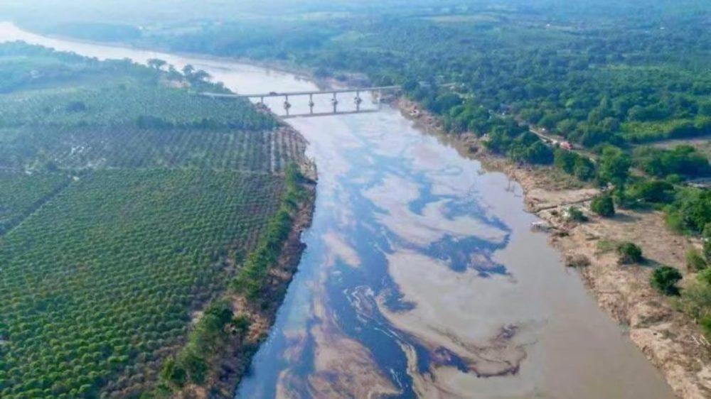 Comunidades de Veracruz  denuncian que persiste derrame de hidrocarburo en costas del sur