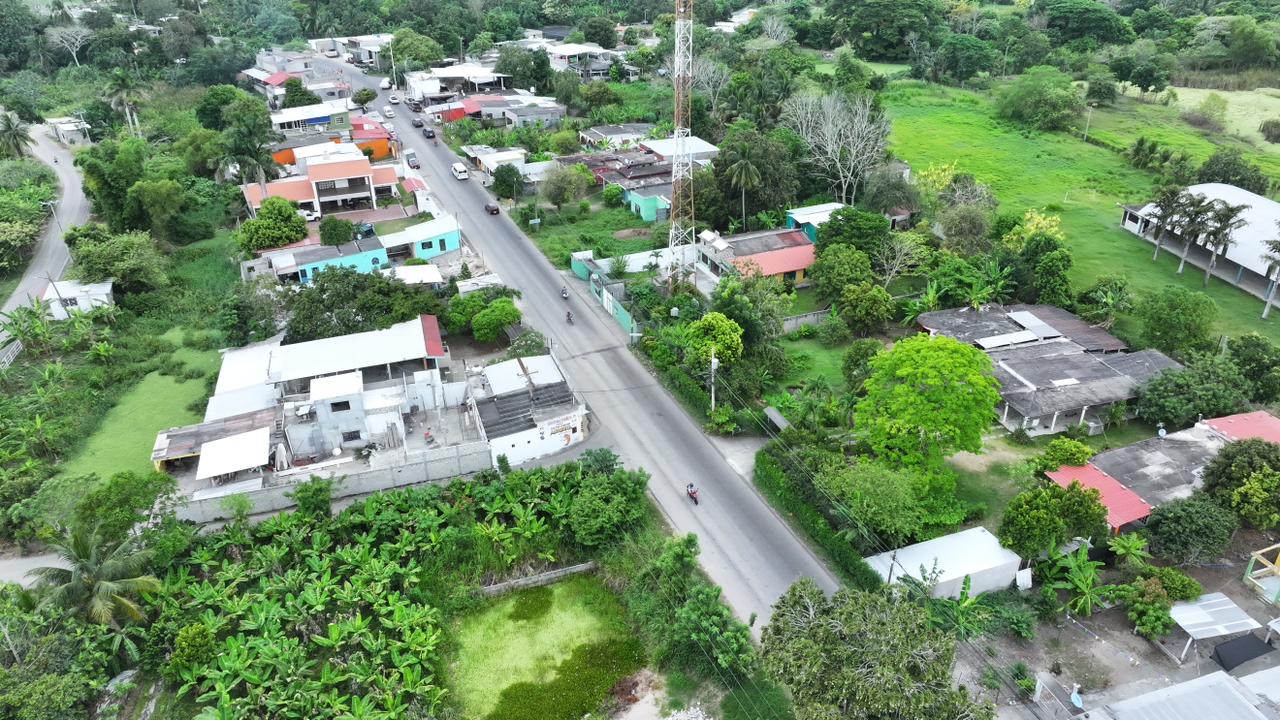 Con una inversión histórica en infraestructura para este 2026, el Gobierno del Estado puso en marcha la rehabilitación de casi 20 kilómetros de caminos en los municipios de Comalcalco y Cunduacán.  El gobernador Javier May Rodríguez dio el banderazo de in