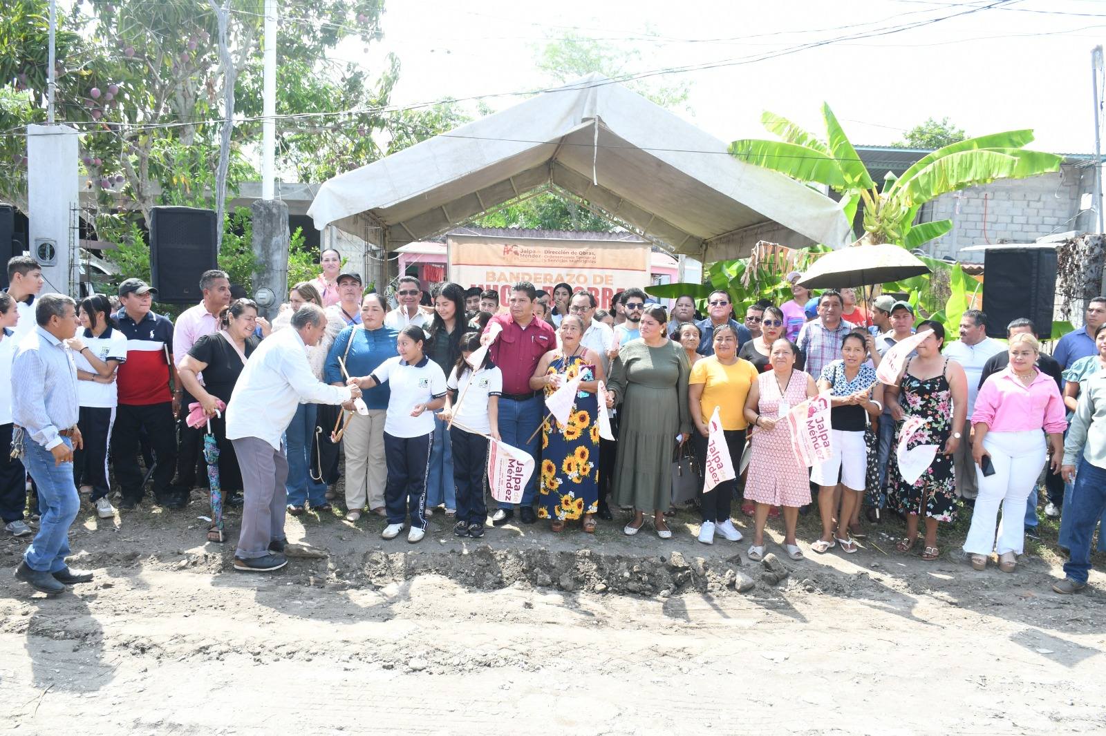 Inician rehabilitación de calles en el poblado Soyataco de Jalpa de Méndez