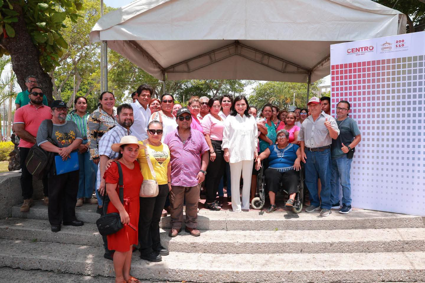 Pone en marcha Yolanda Osuna rehabilitación de luminarias en Paseo Tabasco y colonia Gil y Sáenz