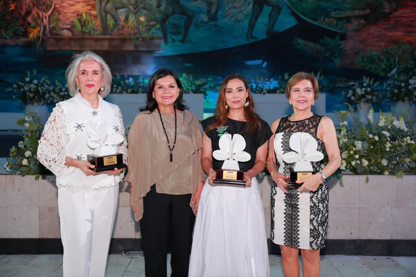 Entrega Centro Premio Blancas Mariposas 2026 a Lupita Vidal, Ana Cristina Fernández y Kary Cerda
