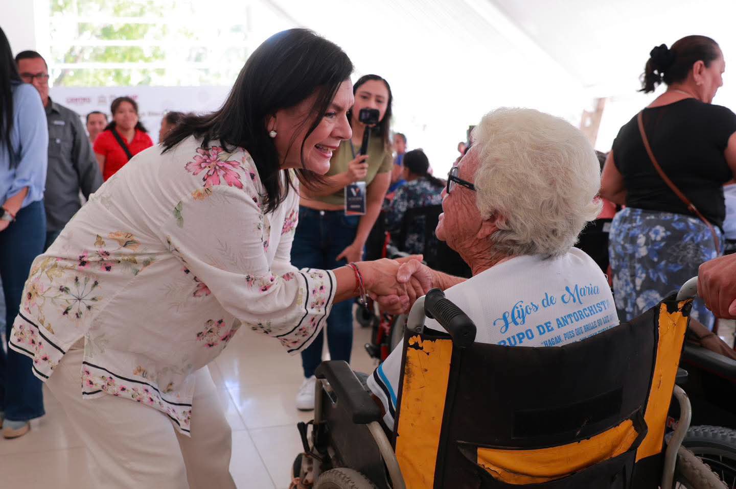 Impulsa Yolanda Osuna mayor autonomía de 150 personas con la entrega de apoyos funcionales