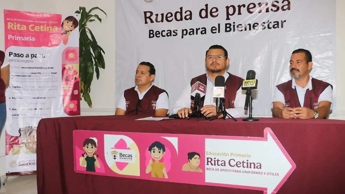 Inicia dispersión de apoyo de 2 mil 500 pesos para uniformes y útiles escolares en Tabasco