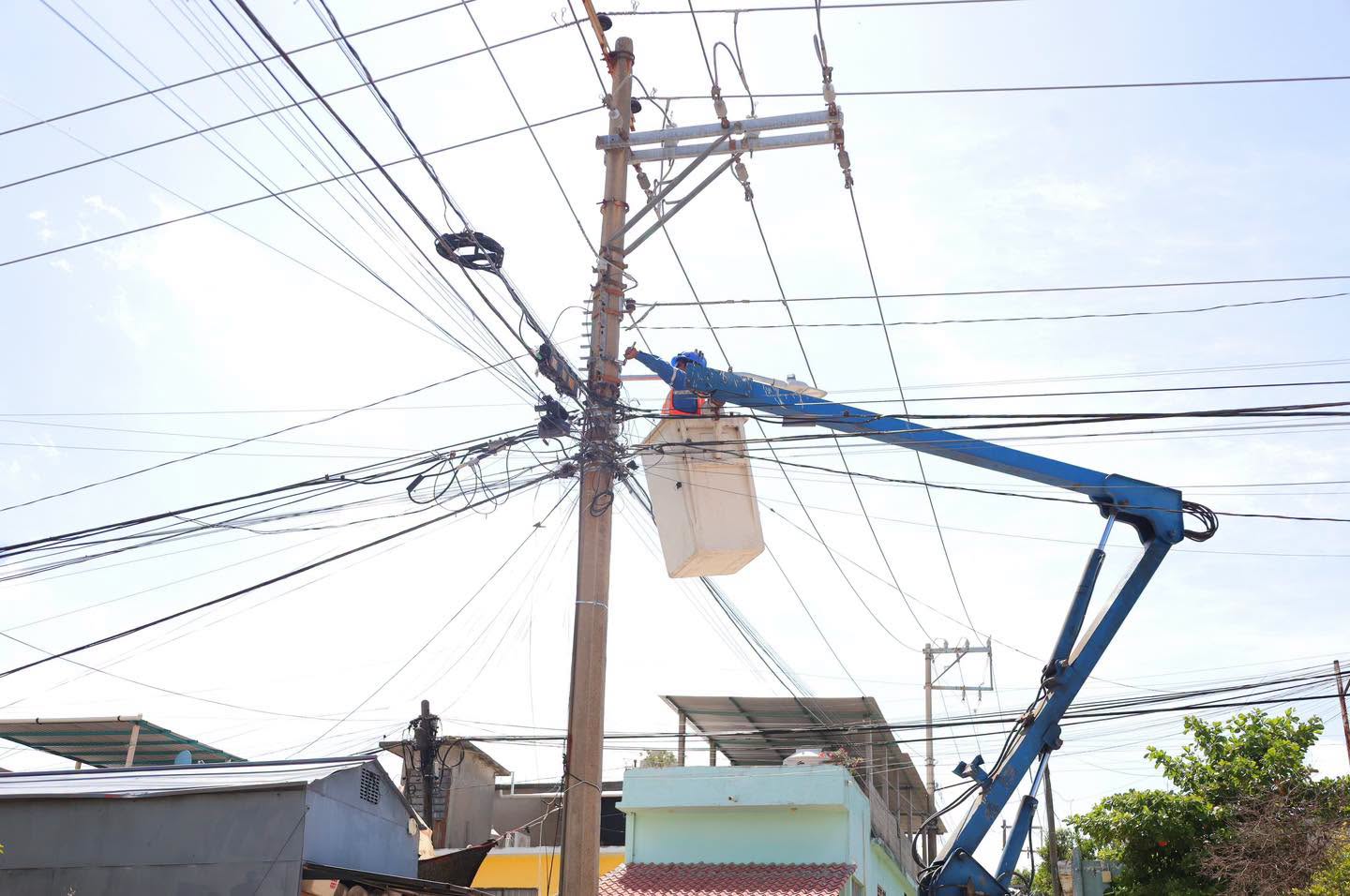 Pone en marcha Yolanda Osuna obras de pavimentación y alumbrado en tres colonias