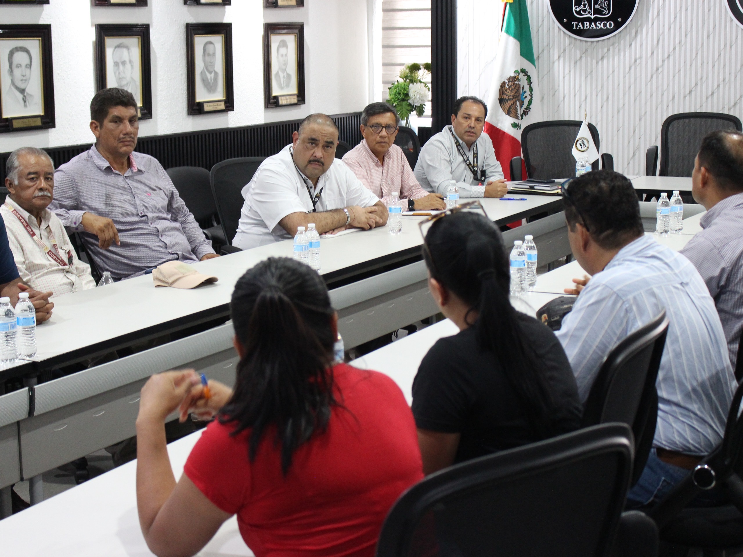 FGE otorgará un apoyo de mil pesos mensuales a 627 trabajadores operativos y revisará casos por evaluaciones de control y confianza.