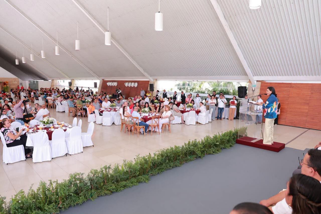 Reconoce Yolanda Osuna labor de barrenderas y barrenderos por contribuir al bienestar de todos