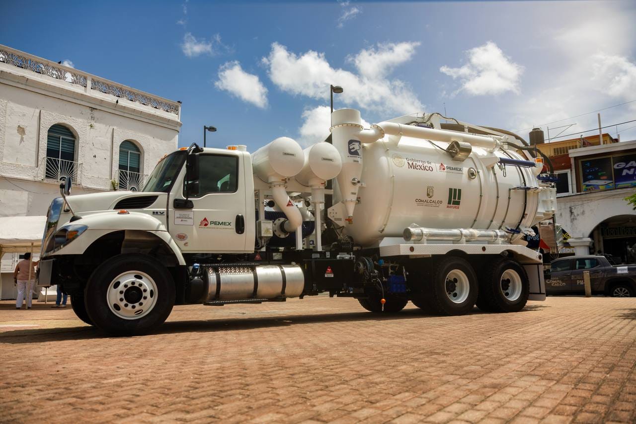 Pemex dona camión Vactor a Comalcalco con valor de 19.2 mdp