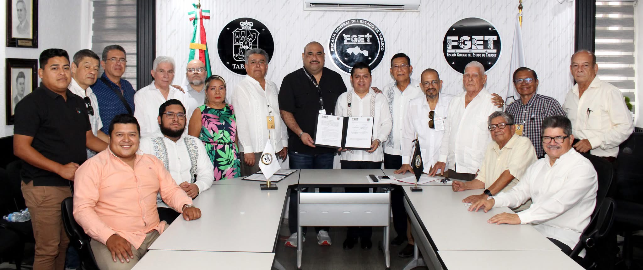 FGE y Cultura Jurídica de Tabasco firman convenio para fortalecer la capacitación e investigación jurídica