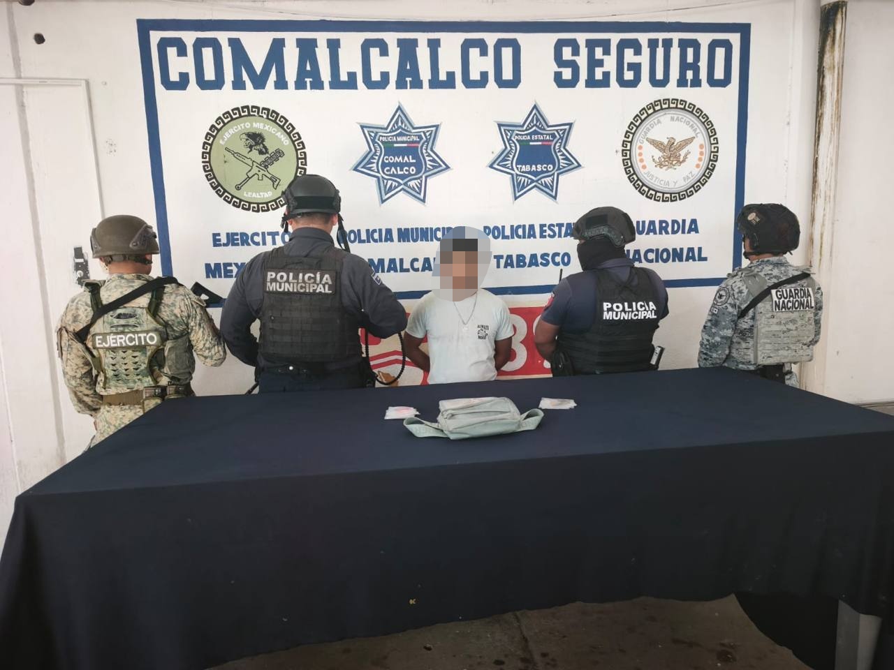 Lo detienen con marihuana, “cristal” y “piedra” en Oriente tercera, Comalcalco