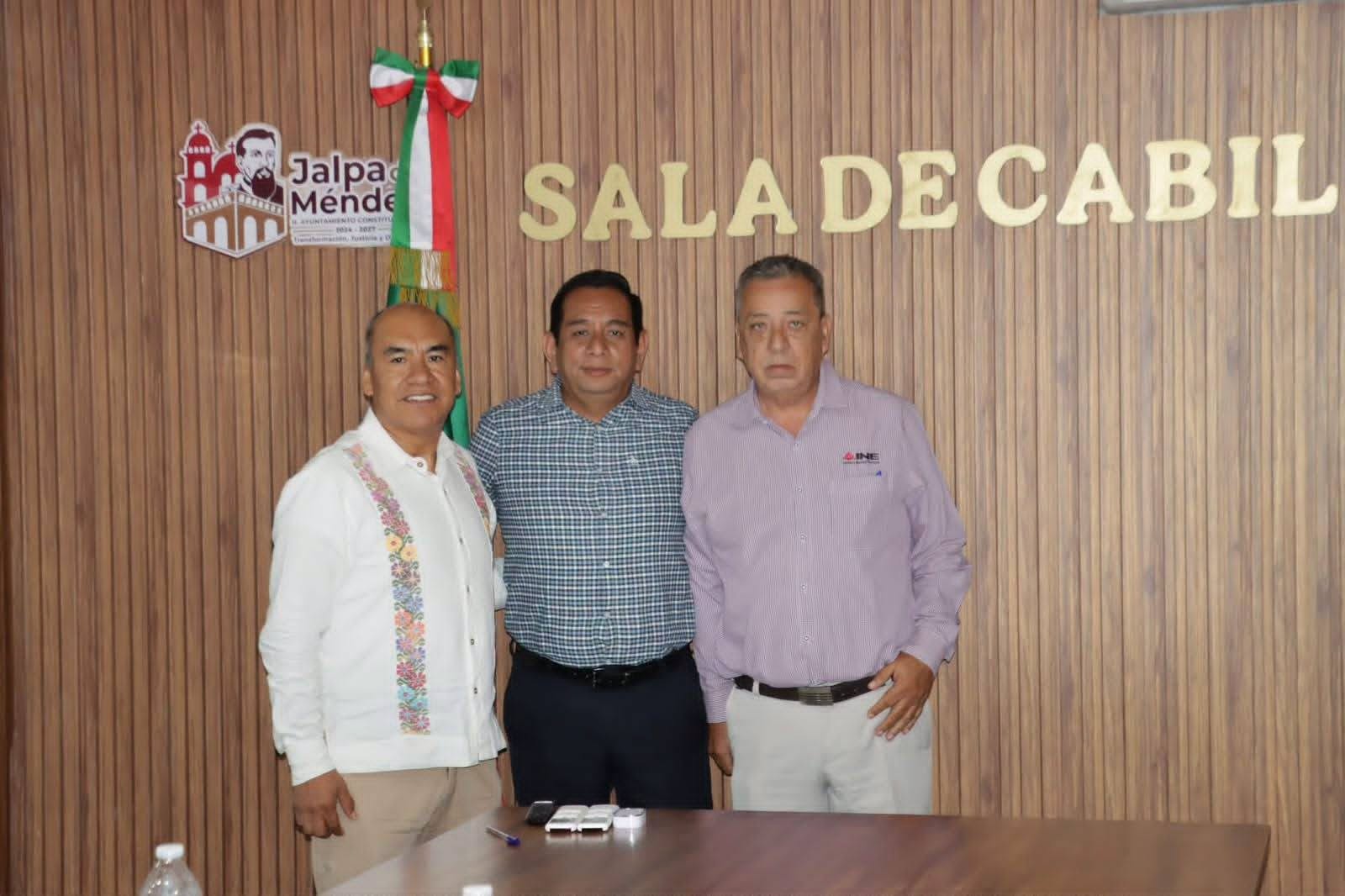 JALPA DE MÉNDEZ Y EL INE ABORDAN TEMAS DE CREDENCIALIZACIÓN