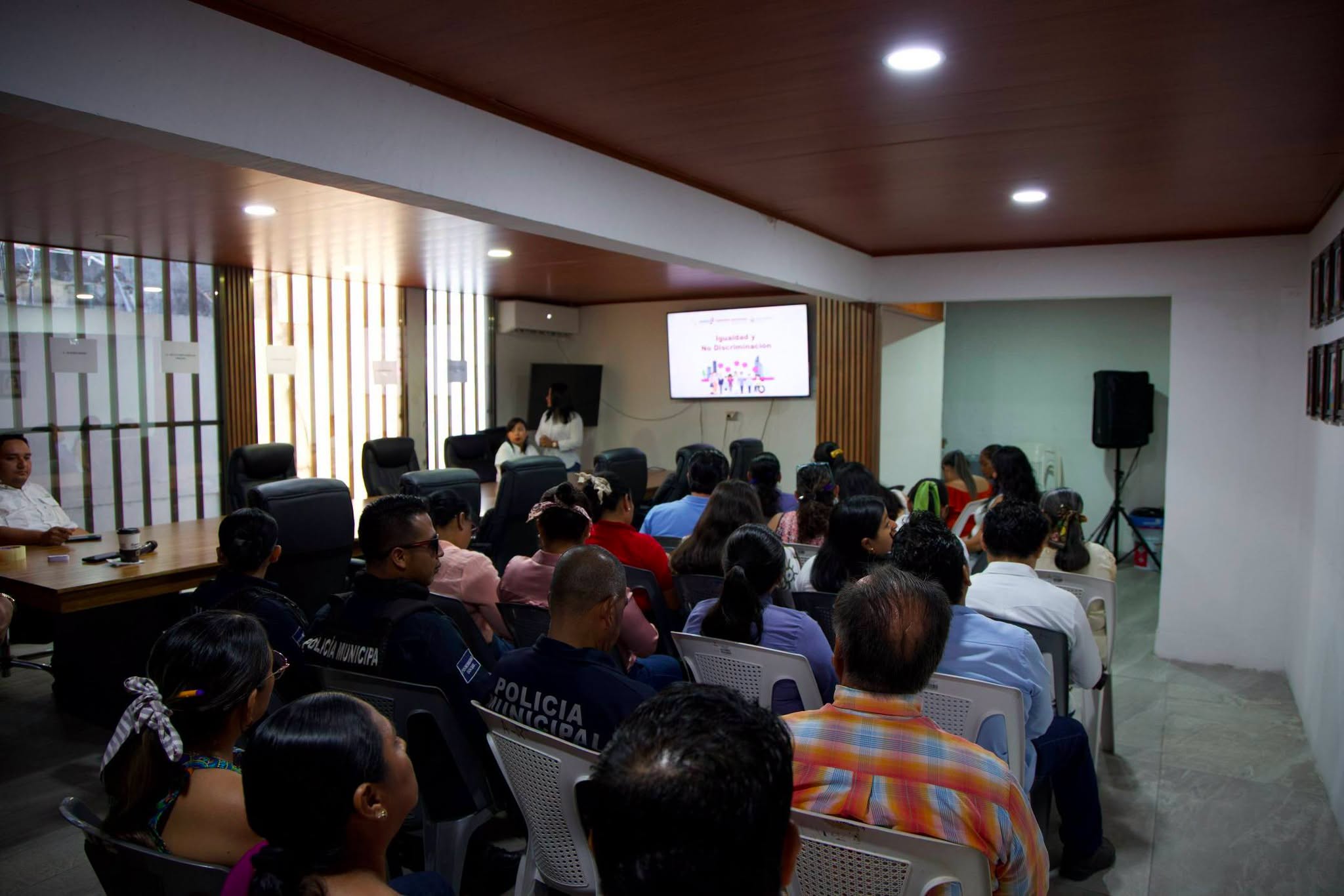 Capacitan a servidores públicos de Jalpa de Méndez en igualdad y no discriminación
