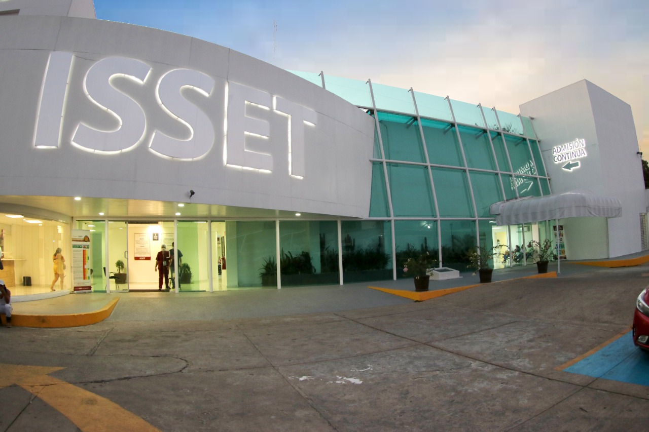 El gobernador Javier May Rodríguez descarta salida de director del ISSET; anuncia 463 consultorios médicos en Tabasco