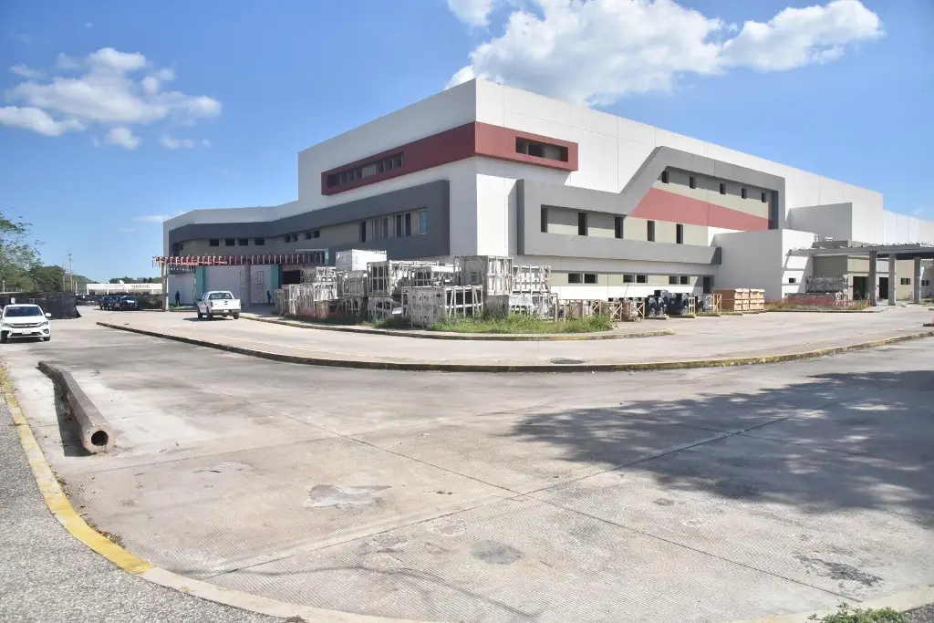 Nuevo Hospital de Cárdenas tiene obra civil concluida y avanza equipamiento: Javier May