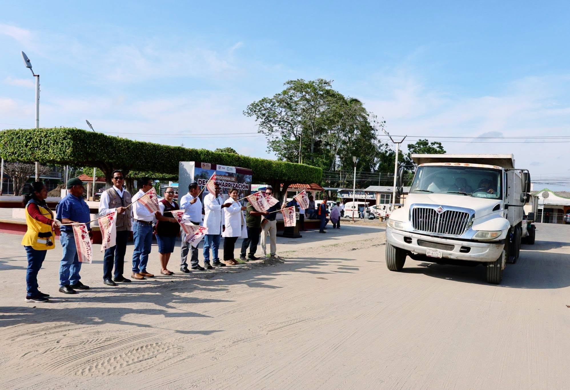 Jalpa de Méndez se suma a la Jornada Estatal de Descacharrización para prevenir la proliferación del mosquito transmisor del dengue.