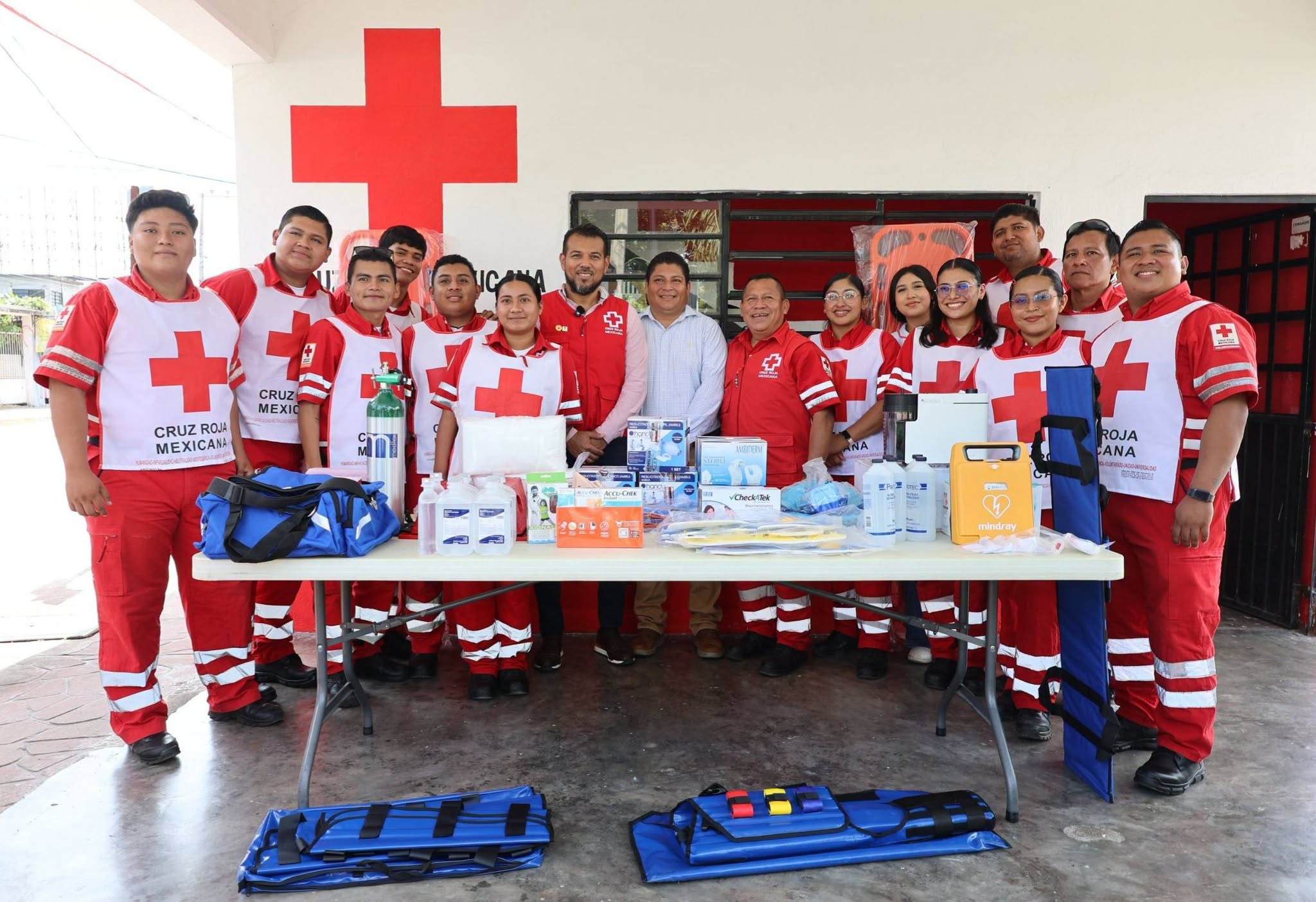 La Cruz Roja Mexicana, Base Jalpa de Méndez, recibió nuevo equipo e insumos para fortalecer la atención de emergencias, con lo que una de sus ambulancias contará con equipamiento y tecnología de última generación.