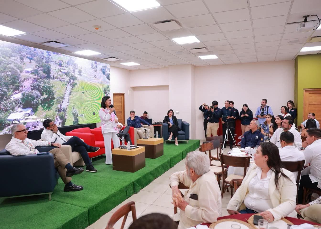 Destina Gobierno de centro más de 4 mil 200 millones de pesos a obra pública desde 2021,