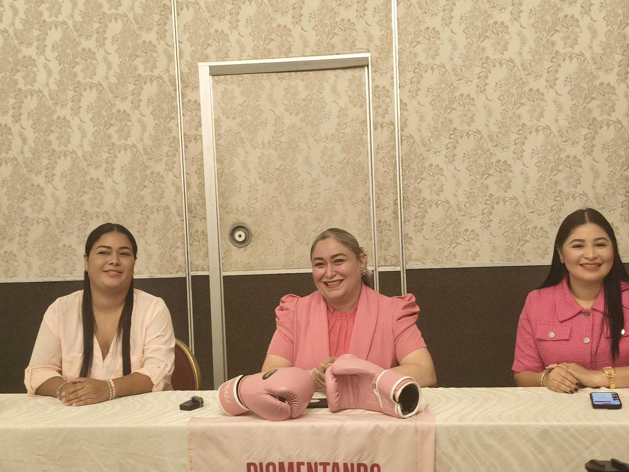 Regalan esperanza: donarán 130 servicios de micropigmentación a sobrevivientes de cáncer 