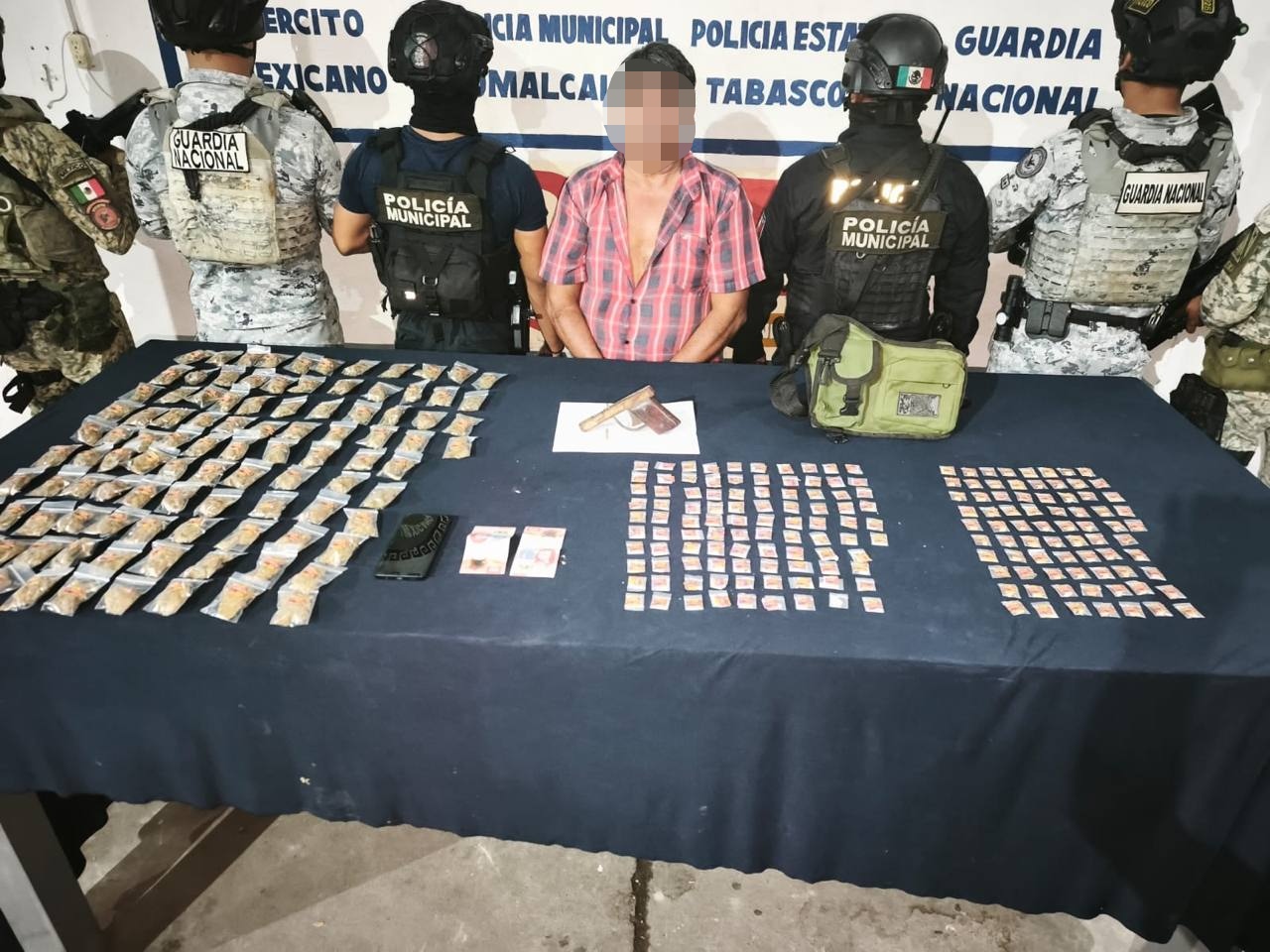 Traía “piedra”, “cristal” y marihuana para intentar vender en Comalcalco; fue detenido