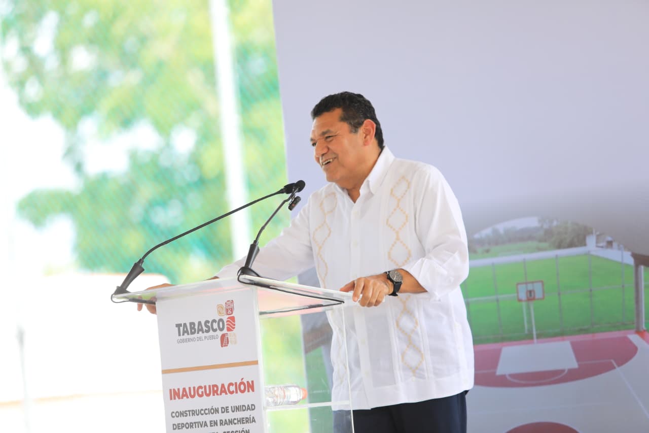 Celebra Comalcalco su aniversario con entrega de Unidad Deportiva en Oriente 5ta. sección